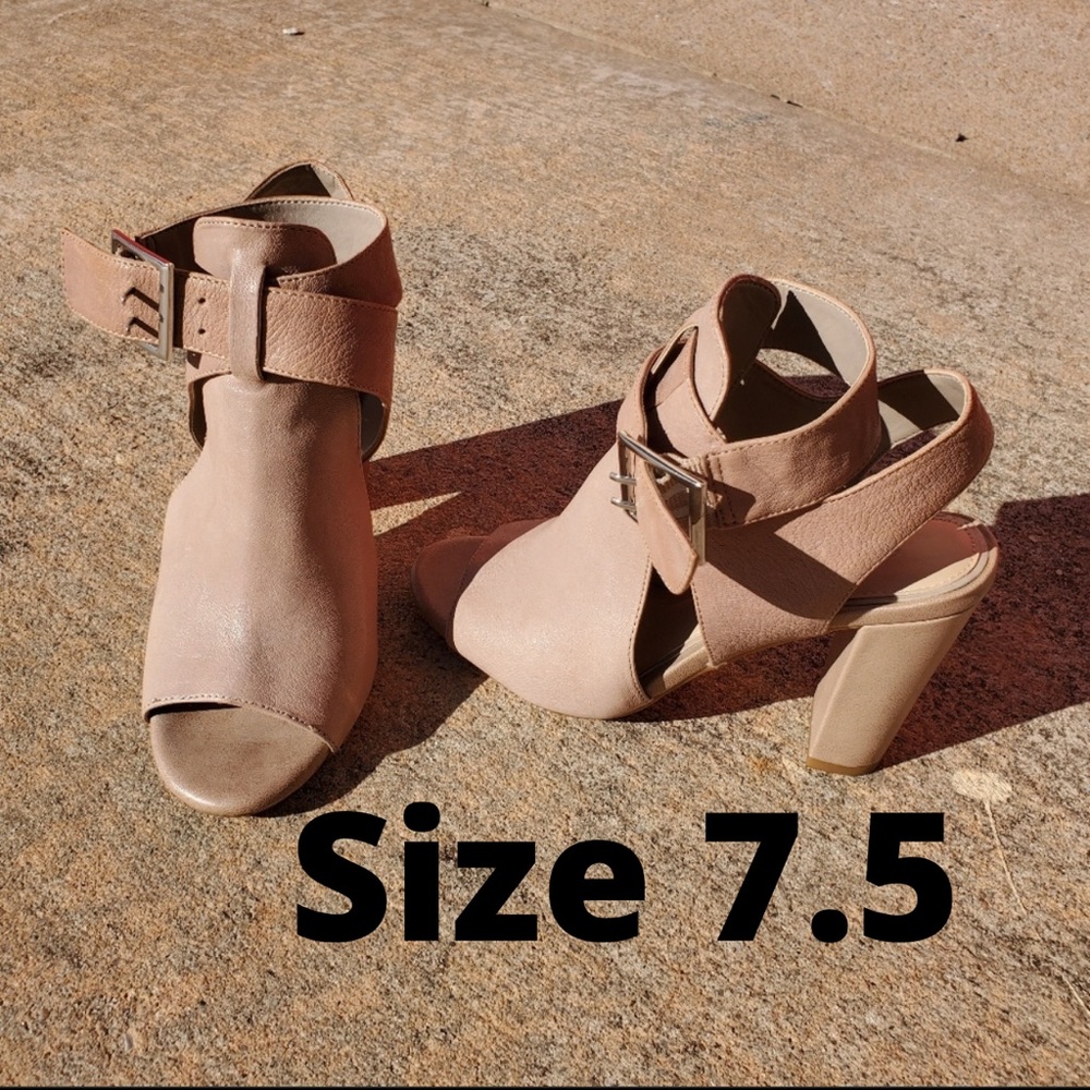 Gianni Binni Shoes - nude heels